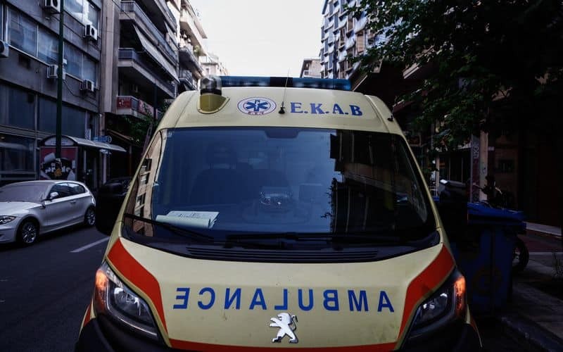 Παρ'ολίγον τραγωδία στην Πάτρα: Προσπάθησε να σκοτώσει φίδι και βρέθηκε με αρτηριακή αιμορραγία στο νοσοκομείο