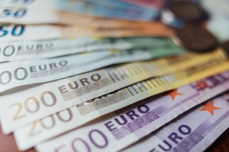 Με 1 μόνο προϋπόθεση το παίρνεις: Έρχονται 300 ευρώ «ζεστά» – Οι δικαιούχοι και πότε θα καταβληθεί