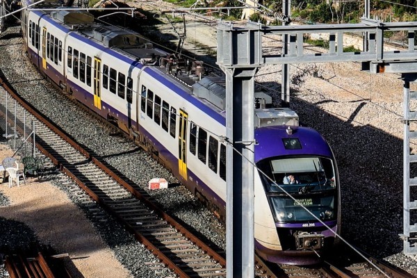 Αμαξοστοιχία της Hellenic Train 