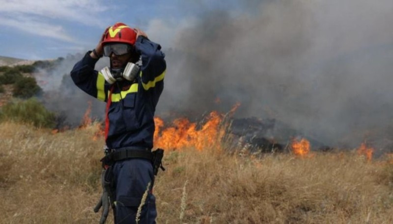 Συναγερμός στην Πυροσβεστική - Φωτιά στα Καμένα Βούρλα