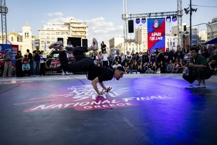 Τα επικά battles του Red Bull Dance Your Style ξεσήκωσαν για ακόμα μία χρονιά τον Πειραιά