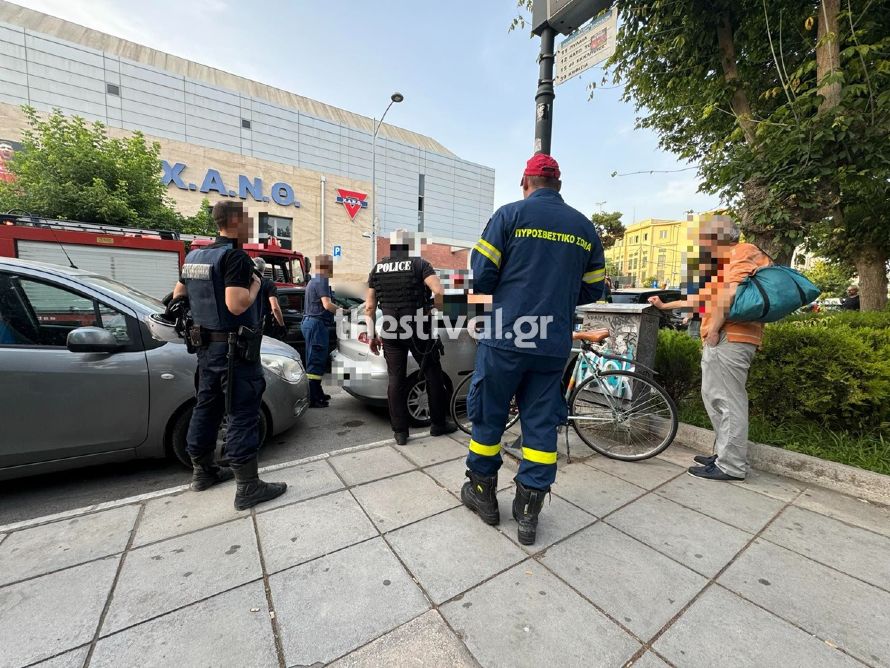  Θεσσαλονίκη: Αγοράκι 2,5 ετών έμεινε κλειδωμένο σε ΙΧ για μισή ώρα – Χρειάστηκε επέμβαση Πυροσβεστικής και ΕΛΑΣ για να σωθεί 