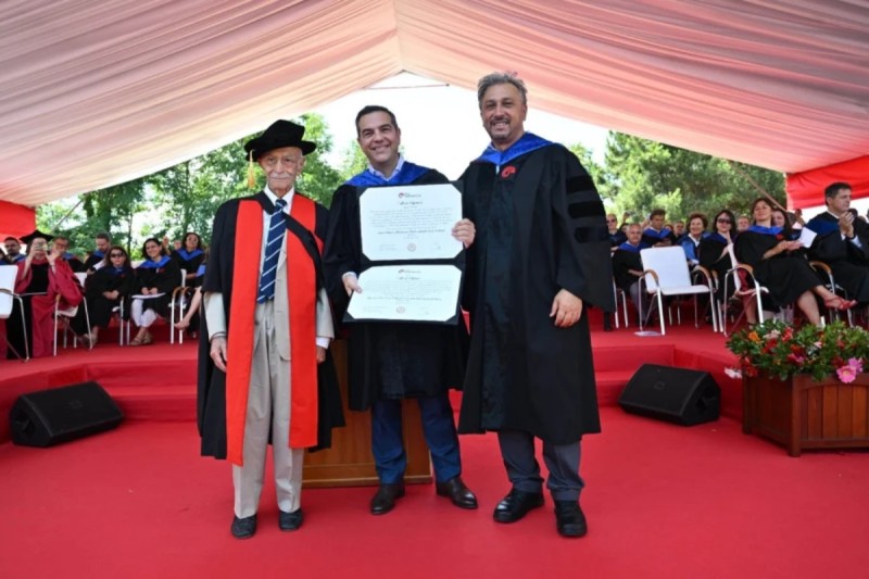 Ο Αλέξης Τσίπρας ανακηρύχθηκε επίτιμος διδάκτορας του Πανεπιστημίου Koc