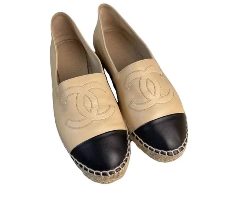 Chanel Leather espadrilles 746,88 €