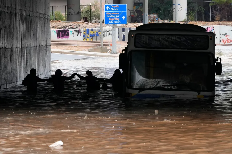 Συνέπειες στην Αττική από φονικές πλημμύρες 