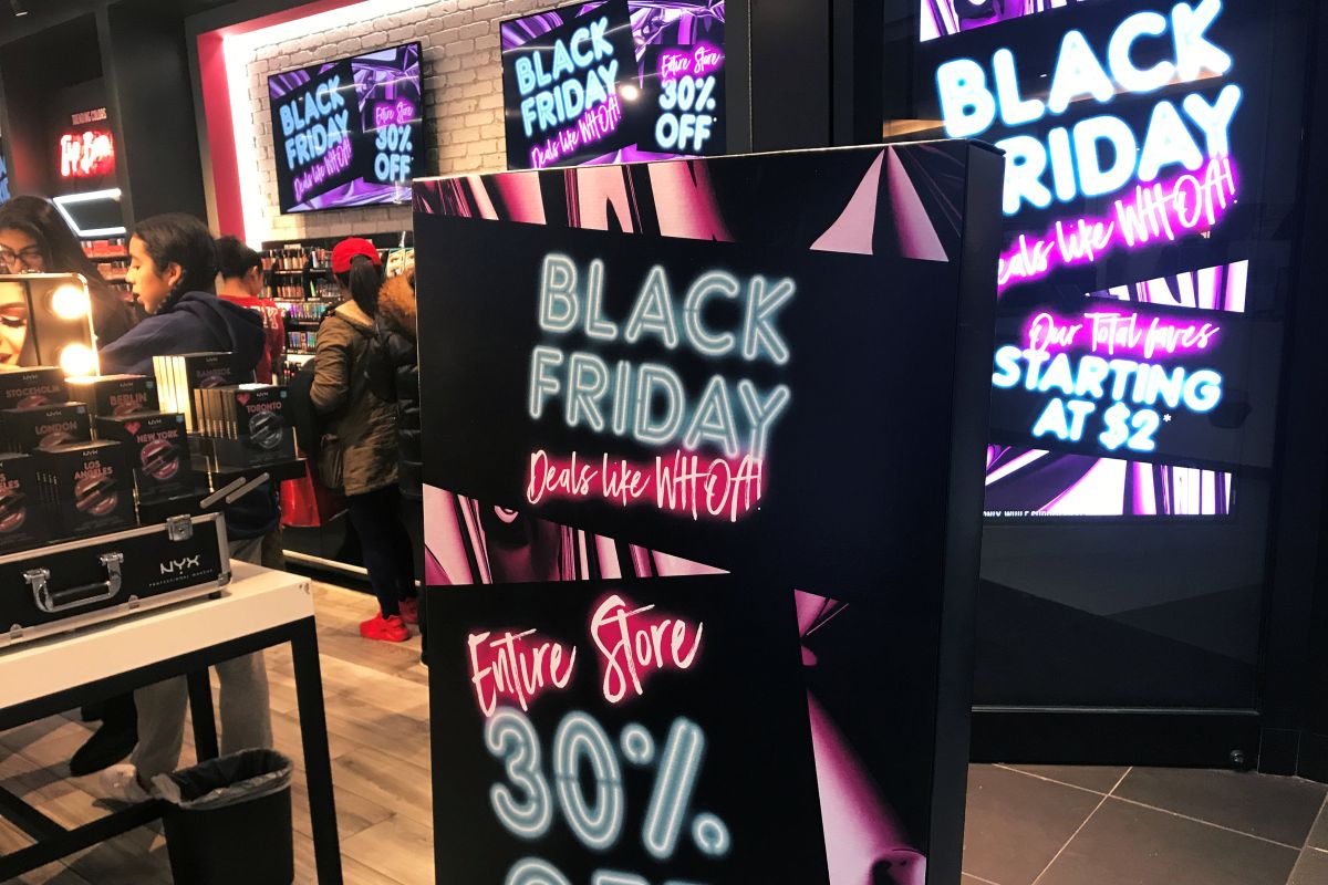 Την Black Friday περιμένουν οι καταναλωτές 