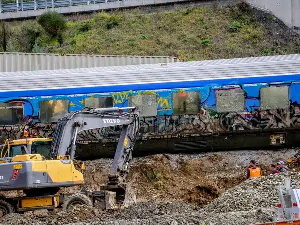 Ο Κώστας Αγοραστός υπέγραψε για το μπάζωμα 